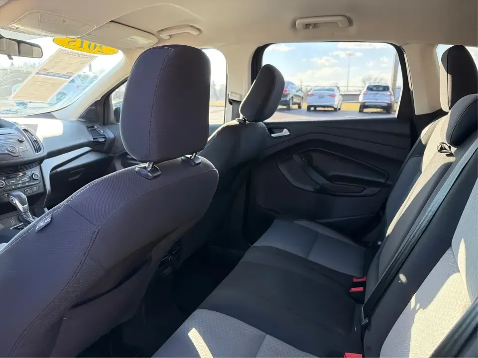 2018 Ford Escape SE 4WD (1FMCU9GD4JU) with an 1.5L L4 DOHC 16V engine, 6A transmission, located at 1951 S Dayton Lakeview Rd., New Carlisle, OH, 45344, (937) 908-9800, 39.890999, -84.050255 - Picture your next Ohio week looking easier: a confident commuter for I-70 runs, a comfortable family hauler for school drop-offs, and a ready-for-any-weather SUV for weekend trips out toward Springfield, Dayton, or a quick getaway to Buck Creek State Park. This 2018 Ford Escape SE 4WD fits that real- Photo#10
