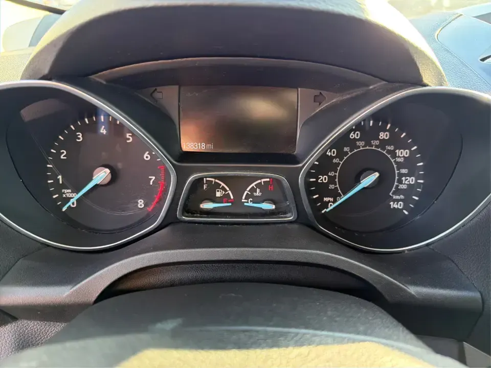 2018 Ford Escape SE 4WD (1FMCU9GD4JU) with an 1.5L L4 DOHC 16V engine, 6A transmission, located at 1951 S Dayton Lakeview Rd., New Carlisle, OH, 45344, (937) 908-9800, 39.890999, -84.050255 - Picture your next Ohio week looking easier: a confident commuter for I-70 runs, a comfortable family hauler for school drop-offs, and a ready-for-any-weather SUV for weekend trips out toward Springfield, Dayton, or a quick getaway to Buck Creek State Park. This 2018 Ford Escape SE 4WD fits that real- Photo#15
