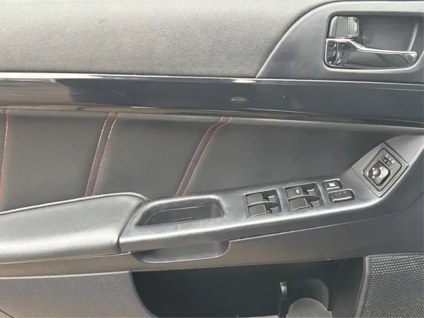 2017 Mitsubishi Lancer LE (JA32U2FU5HU) with an 2L I-4 DOHC engine, 5M transmission, located at 1184 Kauffman Ave, Fairborn, OH, 45324, (937) 908-9800, 39.807072, -84.030914 - Picture your week running smoothly: a dependable commuter sedan for the drive to Dayton, an easy-to-park ride for errands around Xenia Station, and a comfortable car that's ready for a spontaneous weekend trip to Glen Helen Nature Preserve. This 2017 Mitsubishi Lancer LE is built for real-life routi - Photo#17