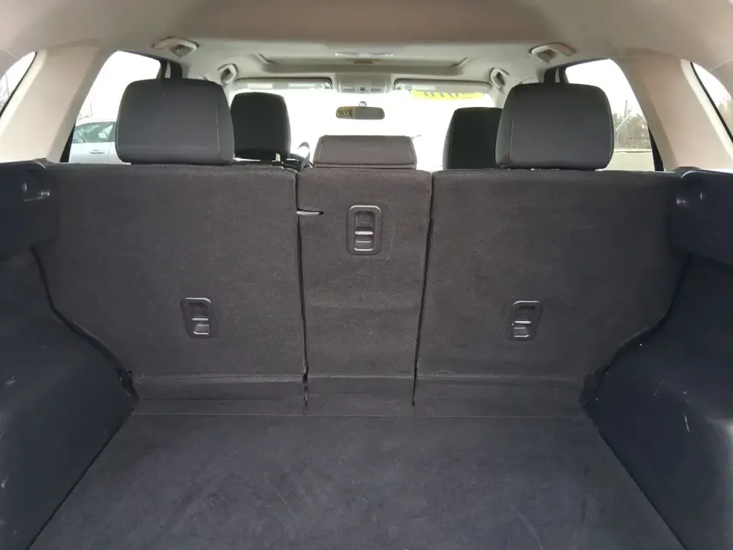 2016 Mazda CX-5 Touring (JM3KE4CY4G0) with an SKYACTIV-G 2.5L I-4 gasoline direct injection engine, 6-Speed Automatic transmission, located at 401 Woodman Dr, Riverside, OH, 45431, (937) 908-9800, 39.760899, -84.123421 - Weekend getaways to John Bryan State Park, everyday commuting down Woodman Dr, or hauling groceries back from The Greene-this 2016 Mazda CX-5 Touring is the kind of SUV that fits real life in Riverside, Ohio. With confident all-weather capability and a smart, comfortable cabin, it's a practical choi - Photo#12