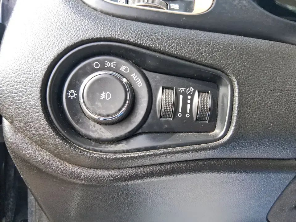 2017 Jeep Renegade Latitude 4WD (ZACCJBBB3HP) with an 2.4L L4 DOHC 16V engine, 6M transmission, located at 401 Woodman Dr, Riverside, OH, 45431, (937) 908-9800, 39.760899, -84.123421 - Ready for the kind of week that starts with a smooth commute and ends with a spontaneous road trip? This 2017 Jeep Renegade Latitude 4WD is built for real life in Riverside, OH-whether you're navigating morning traffic toward Wright-Patterson AFB, packing up for a day at Eastwood MetroPark, or takin- Photo#17