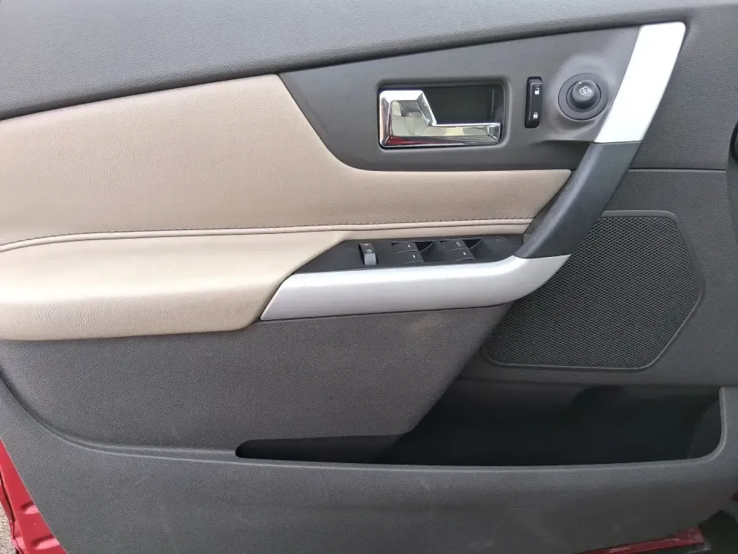 2011 Ford Edge Limited (2FMDK3KC0BB) with an 3.5L V-6 DOHC engine, 6-Speed Automatic transmission, located at 401 Woodman Dr, Riverside, OH, 45431, (937) 908-9800, 39.760899, -84.123421 - Load up the family, pack the cooler, and point the nose toward a weekend getaway-this 2011 Ford Edge Limited is the kind of SUV that fits real life in New Carlisle, from school drop-offs and grocery runs to road trips out toward Dayton or a quick escape to nearby parks. Finished in eye-catching Bord - Photo#19