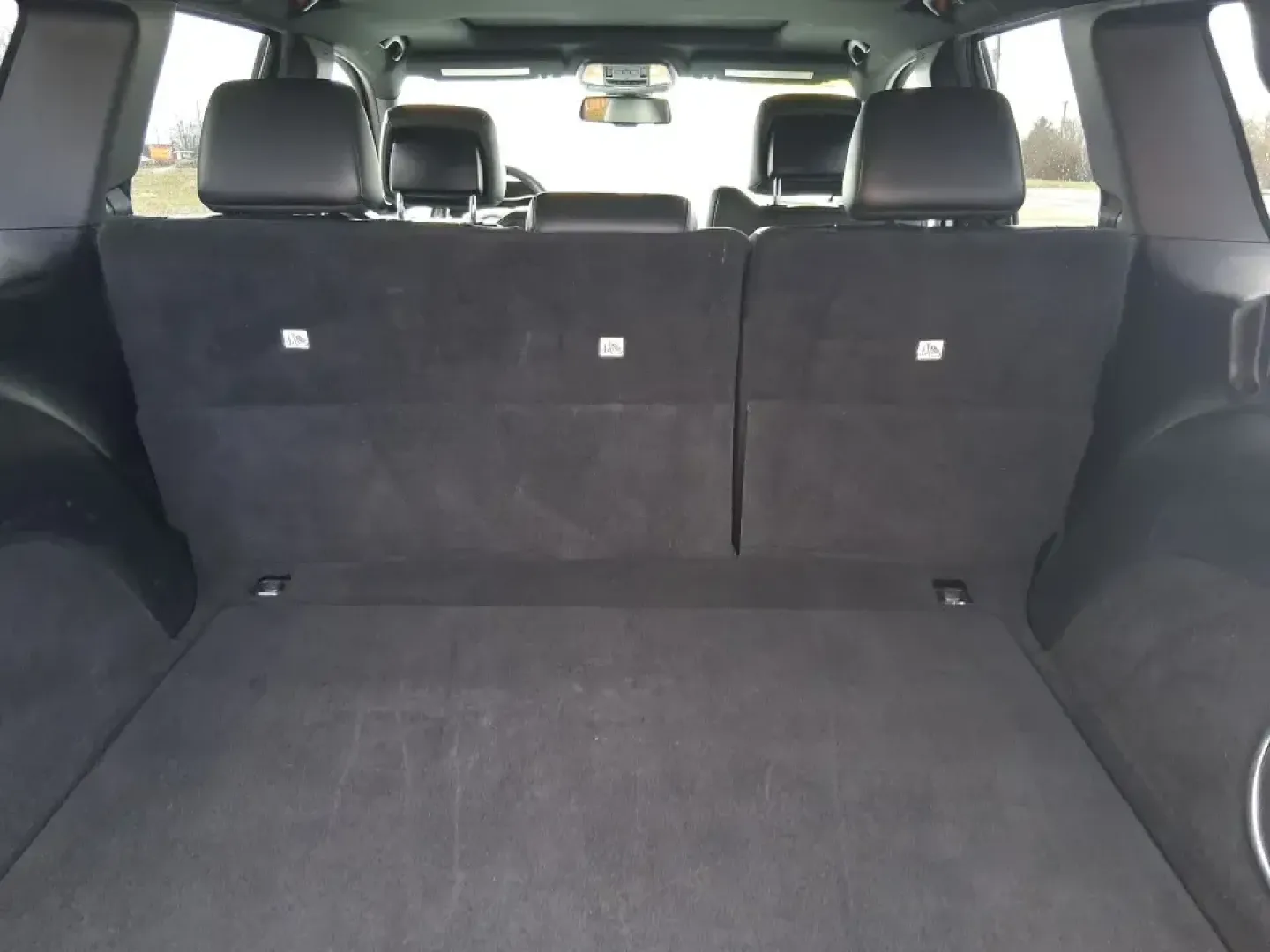 2015 Jeep Grand Cherokee Altitude (1C4RJFAG9FC) with an 3.6L V-6 DOHC engine, 8-Speed Automatic transmission, located at 1099 N County Rd 25A , Troy, OH, 45373, (937) 908-9800, 40.057079, -84.212883 - Weekend getaways to Hocking Hills, snowy school runs, or a confident daily commute up I75 feel easier when your SUV is built for real Ohio weather and real-life schedules. This 2015 Jeep Grand Cherokee Altitude in Bright White Clearcoat is the kind of capable, comfortable SUV that fits busy families - Photo#12