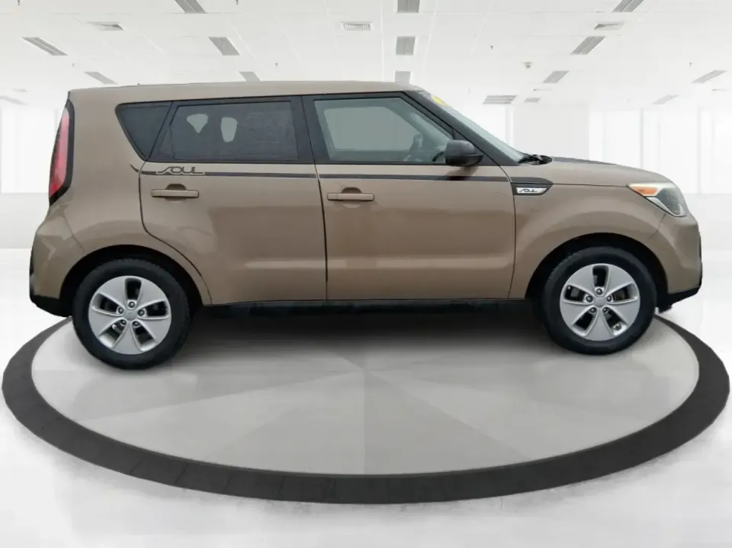 2015 Kia Soul Base (KNDJN2A25F7) with an 1.6L L4 DOHC 16V engine, located at 1099 N County Rd 25A , Troy, OH, 45373, (937) 908-9800, 40.057079, -84.212883 - Picture your next week in Troy: an easy commute up N County Rd 25A, a quick grocery run near the Miami County Fairgrounds, and a Saturday drive down I75 for a Dayton day trip-without stressing over parking, fuel costs, or tight cargo space. This 2015 Kia Soul Base is built for real life, making it a - Photo#1