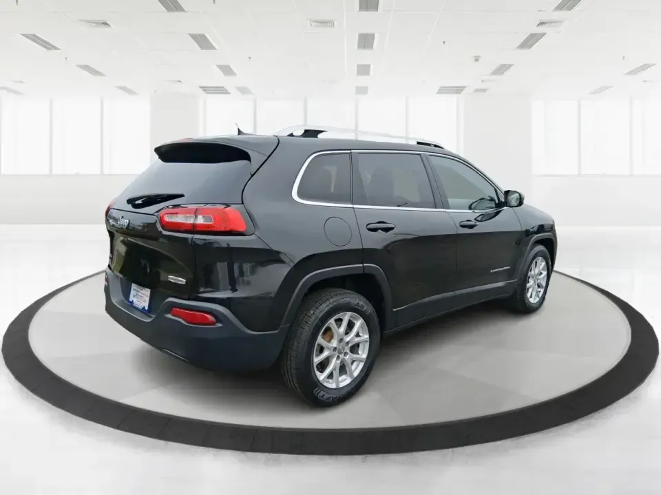 2015 Jeep Cherokee Latitude (1C4PJMCBXFW) with an 2.4L L4 DOHC 16V engine, 9-Speed Automatic transmission, located at 1230 East Main St, Xenia, OH, 45385, (937) 908-9800, 39.688026, -83.910172 - Weekend escapes to John Bryan State Park, snowy school runs, and everyday commuting up US35 feel a lot easier when you're driving a capable crossover that's comfortable, confident, and ready for Ohio weather. This 2015 Jeep Cherokee Latitude is a smart fit for busy families in Beavercreek, professio - Photo#2