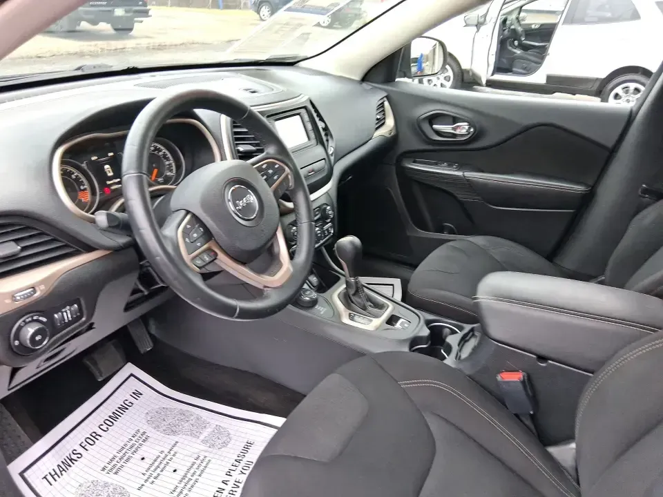 2015 Jeep Cherokee Latitude (1C4PJMCBXFW) with an 2.4L L4 DOHC 16V engine, 9-Speed Automatic transmission, located at 1230 East Main St, Xenia, OH, 45385, (937) 908-9800, 39.688026, -83.910172 - Weekend escapes to John Bryan State Park, snowy school runs, and everyday commuting up US35 feel a lot easier when you're driving a capable crossover that's comfortable, confident, and ready for Ohio weather. This 2015 Jeep Cherokee Latitude is a smart fit for busy families in Beavercreek, professio - Photo#9