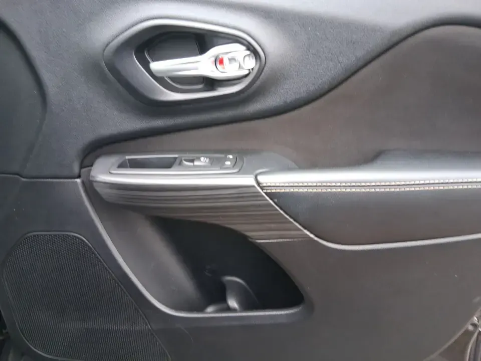 2015 Jeep Cherokee Latitude (1C4PJMCBXFW) with an 2.4L L4 DOHC 16V engine, 9-Speed Automatic transmission, located at 1230 East Main St, Xenia, OH, 45385, (937) 908-9800, 39.688026, -83.910172 - Weekend escapes to John Bryan State Park, snowy school runs, and everyday commuting up US35 feel a lot easier when you're driving a capable crossover that's comfortable, confident, and ready for Ohio weather. This 2015 Jeep Cherokee Latitude is a smart fit for busy families in Beavercreek, professio - Photo#19