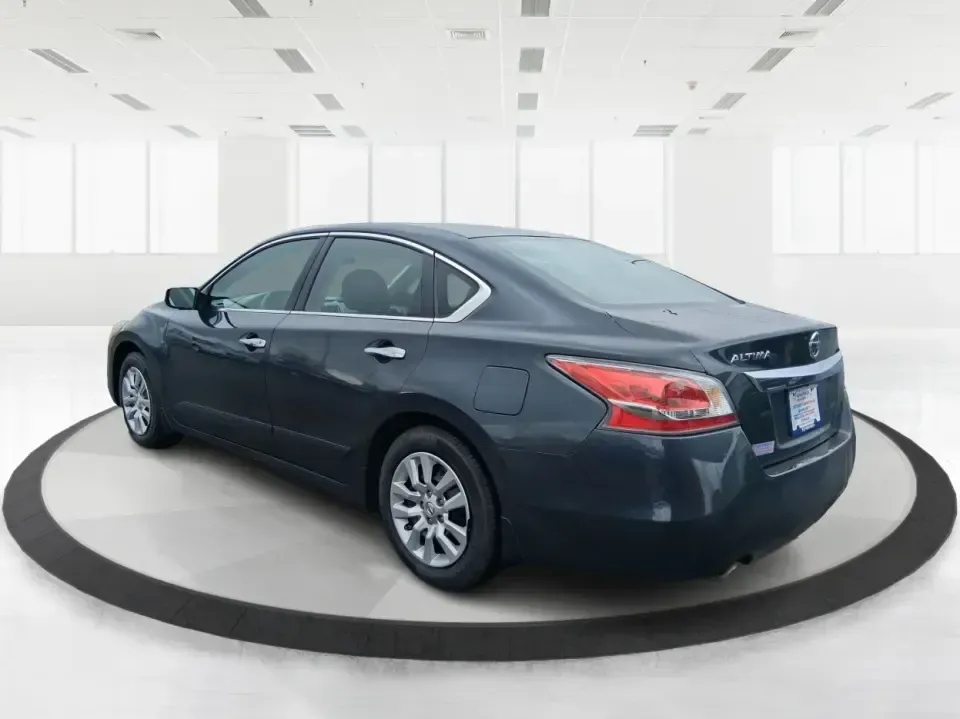 2015 Nissan Altima 2.5 S (1N4AL3APXFC) with an 2.5L I-4 DOHC engine, Continuously Variable Transmission transmission, located at 1184 Kauffman Ave, Fairborn, OH, 45324, (937) 908-9800, 39.807072, -84.030914 - Need a dependable daily driver for the I675 commute, WrightPatt runs, and quick weekend escapes to Yellow Springs? This 2015 Nissan Altima 2.5 S is built for real life in Fairborn-comfortable for long stretches on US35, easy to park around Downtown Fairborn, and efficient enough to keep your budget - Photo#4