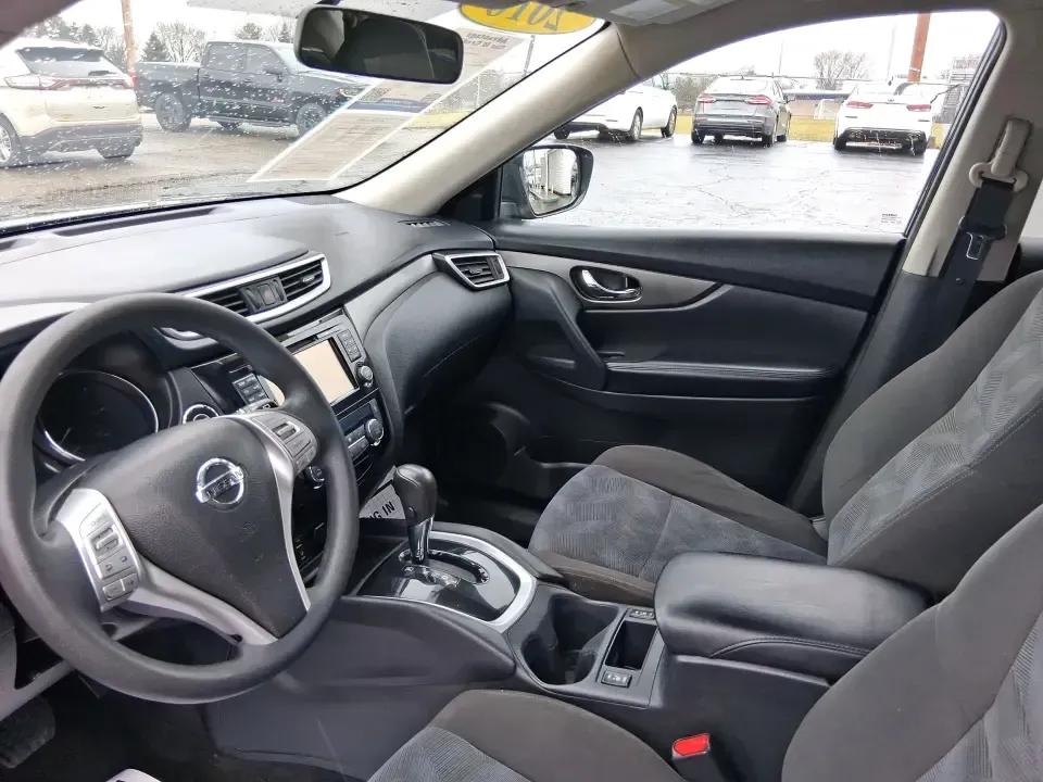 2016 Nissan Rogue SV (KNMAT2MV9GP) with an 2.5L I-4 DOHC engine, CVT transmission, located at 880 E. National Road, Vandalia, OH, 45377, (937) 908-9800, 39.891918, -84.183594 - Need a dependable SUV that fits real life in Vandalia-school drop-offs, long commutes to Dayton, and weekend getaways up I75-without the stress of traditional bank hurdles? This 2016 Nissan Rogue SV in Magnetic Black is a smart, versatile choice for busy families, frequent travelers, and budget-cons - Photo#9