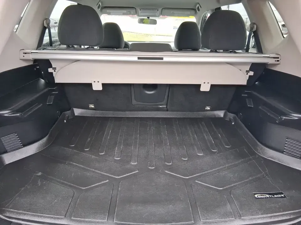 2016 Nissan Rogue SV (KNMAT2MV9GP) with an 2.5L I-4 DOHC engine, CVT transmission, located at 880 E. National Road, Vandalia, OH, 45377, (937) 908-9800, 39.891918, -84.183594 - Need a dependable SUV that fits real life in Vandalia-school drop-offs, long commutes to Dayton, and weekend getaways up I75-without the stress of traditional bank hurdles? This 2016 Nissan Rogue SV in Magnetic Black is a smart, versatile choice for busy families, frequent travelers, and budget-cons - Photo#12