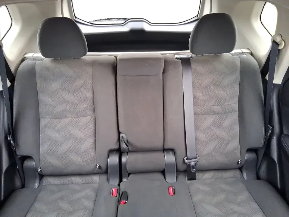 2016 Nissan Rogue SV (KNMAT2MV9GP) with an 2.5L I-4 DOHC engine, CVT transmission, located at 880 E. National Road, Vandalia, OH, 45377, (937) 908-9800, 39.891918, -84.183594 - Need a dependable SUV that fits real life in Vandalia-school drop-offs, long commutes to Dayton, and weekend getaways up I75-without the stress of traditional bank hurdles? This 2016 Nissan Rogue SV in Magnetic Black is a smart, versatile choice for busy families, frequent travelers, and budget-cons - Photo#15