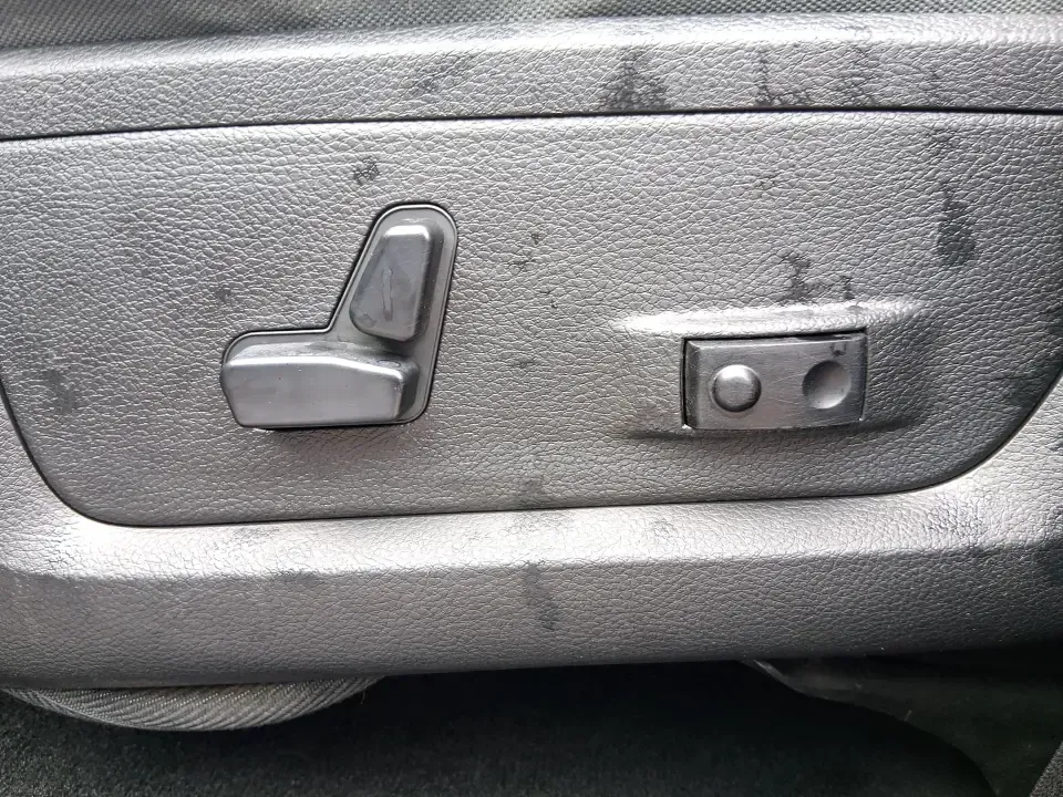 2013 Ram 1500 Big Horn (1C6RR7LT6DS) with an HEMI 5.7L V-8 variable valve control engine, 6-Speed Automatic transmission, located at 880 E. National Road, Vandalia, OH, 45377, (937) 908-9800, 39.891918, -84.183594 - Need a truck that can handle weekday work runs and still feel ready for a spontaneous weekend escape? This Flame Red Clearcoat 2013 Ram 1500 Big Horn Crew Cab is built for real-life Ohio driving-hauling, towing, commuting, and road-tripping with the comfort your passengers will appreciate and the ca - Photo#17