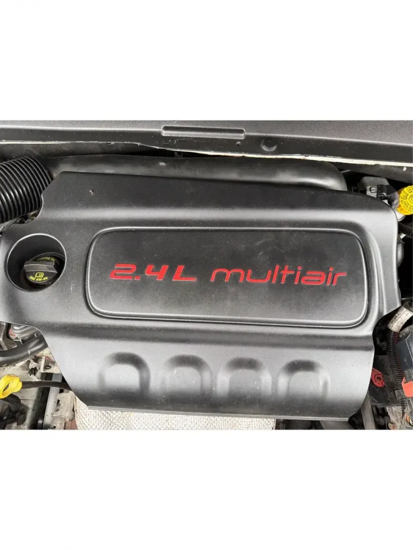 2018 Jeep Renegade Sport 4x4 (ZACCJBAB5JP) with an 2.4L L4 DOHC 16V engine, 6M transmission, located at 4508 South Dixie Dr, Moraine, OH, 45439, (937) 908-9800, 39.689976, -84.218452 - Ready for weekend adventures at Englewood MetroPark, snowy commutes up I75, or a spontaneous road trip down U.S. Route 40? This 2018 Jeep Renegade Sport 4x4 is the kind of compact SUV that fits real life in Vandalia, OH-easy to park around town, confident when the weather turns, and versatile enough - Photo#11