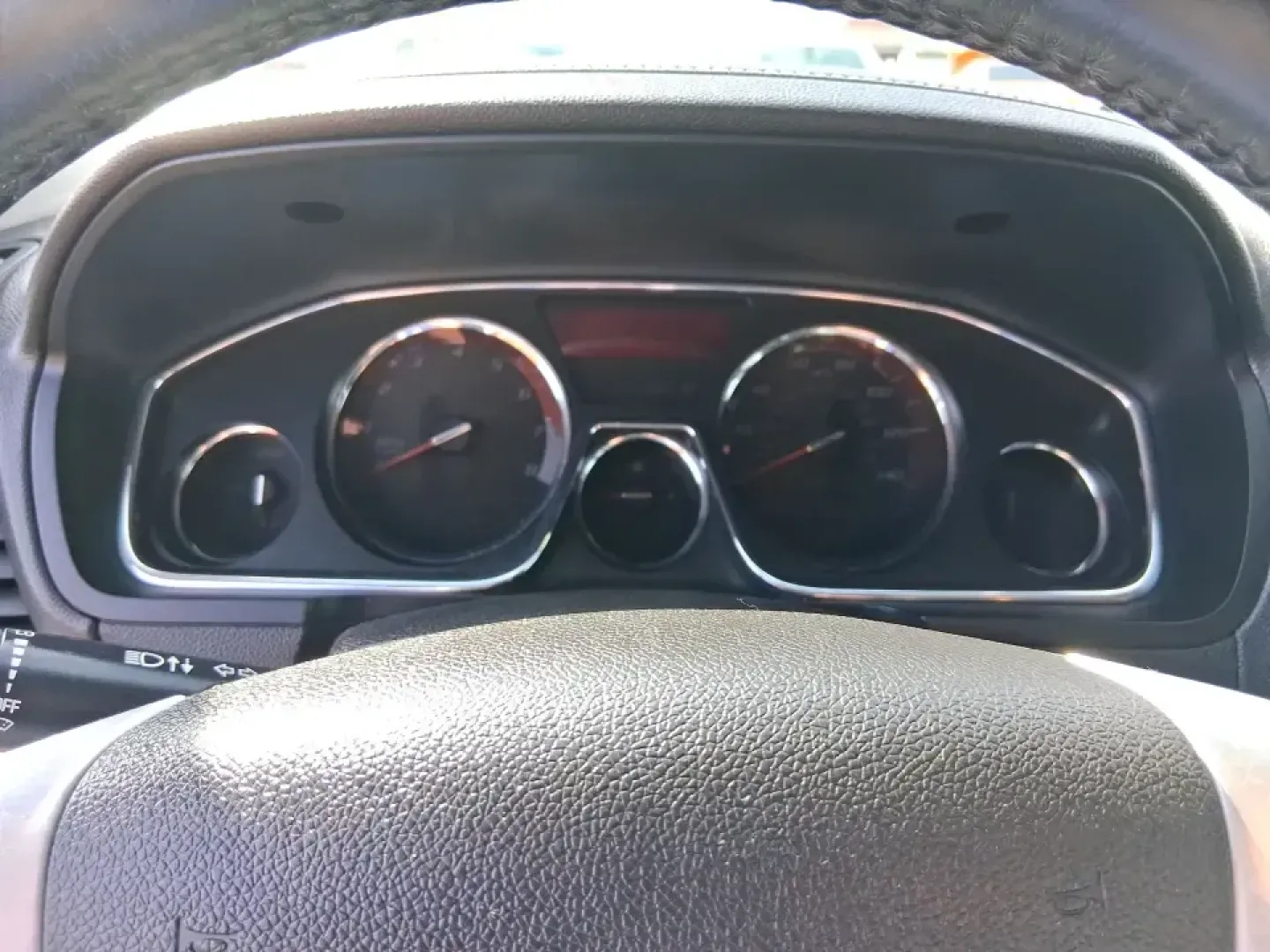 2017 GMC Acadia Base (1GKKVSKD1HJ) with an 3.6L V6 DOHC 24V engine, 6A transmission, located at 1951 S Dayton Lakeview Rd., New Carlisle, OH, 45344, (937) 908-9800, 39.890999, -84.050255 - Load up the family, point the hood toward I70, and make every mile feel easy in this 2017 GMC Acadia-an SUV that's built for real life in and around New Carlisle, Ohio. Whether you're doing school drop-offs, commuting toward Dayton, or planning a weekend run to Buck Creek State Park, this Acadia giv - Photo#15