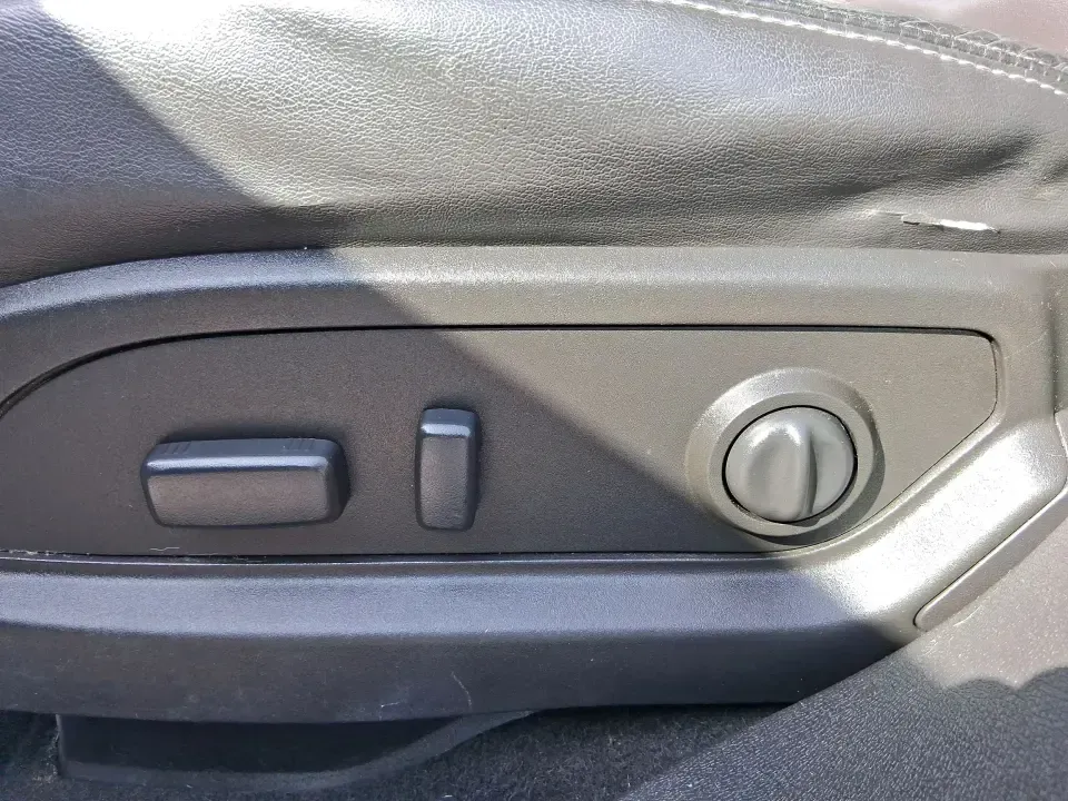 2017 GMC Acadia Base (1GKKVSKD1HJ) with an 3.6L V6 DOHC 24V engine, 6A transmission, located at 1951 S Dayton Lakeview Rd., New Carlisle, OH, 45344, (937) 908-9800, 39.890999, -84.050255 - Load up the family, point the hood toward I70, and make every mile feel easy in this 2017 GMC Acadia-an SUV that's built for real life in and around New Carlisle, Ohio. Whether you're doing school drop-offs, commuting toward Dayton, or planning a weekend run to Buck Creek State Park, this Acadia giv - Photo#18