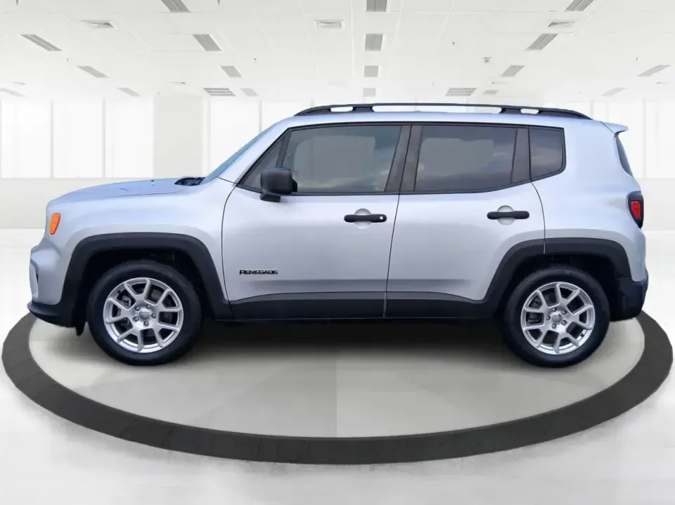 2020 Jeep Renegade Sport FWD (ZACNJAAB1LP) with an 2.4L L4 DOHC 16V engine, 9A transmission, located at 401 Woodman Dr, Riverside, OH, 45431, (937) 908-9800, 39.760899, -84.123421 - Weekend escapes to Eastwood MetroPark, a comfortable daily commute down I675, or shuttling the family between Riverside and Dayton-this 2020 Jeep Renegade Sport FWD is built for real life. With its compact-crossover size, higher driving position, and easy-to-park footprint, it fits right in whether - Photo#4