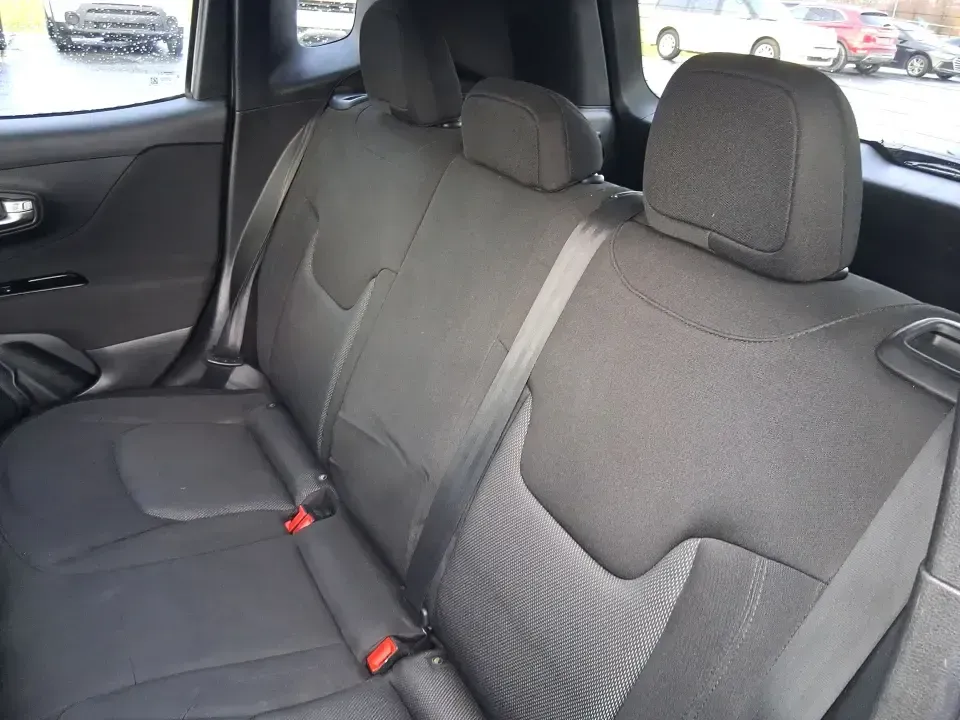 2020 Jeep Renegade Sport FWD (ZACNJAAB1LP) with an 2.4L L4 DOHC 16V engine, 9A transmission, located at 401 Woodman Dr, Riverside, OH, 45431, (937) 908-9800, 39.760899, -84.123421 - Weekend escapes to Eastwood MetroPark, a comfortable daily commute down I675, or shuttling the family between Riverside and Dayton-this 2020 Jeep Renegade Sport FWD is built for real life. With its compact-crossover size, higher driving position, and easy-to-park footprint, it fits right in whether - Photo#9