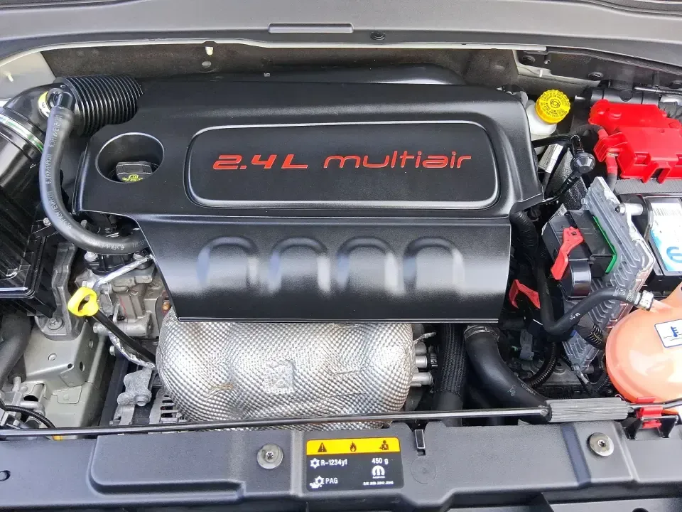 2020 Jeep Renegade Sport FWD (ZACNJAAB1LP) with an 2.4L L4 DOHC 16V engine, 9A transmission, located at 401 Woodman Dr, Riverside, OH, 45431, (937) 908-9800, 39.760899, -84.123421 - Weekend escapes to Eastwood MetroPark, a comfortable daily commute down I675, or shuttling the family between Riverside and Dayton-this 2020 Jeep Renegade Sport FWD is built for real life. With its compact-crossover size, higher driving position, and easy-to-park footprint, it fits right in whether - Photo#10