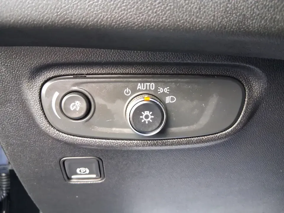 2018 GMC Terrain SLE (3GKALMEV9JL) with an 1.4L L4 DOHC 16V TURBO engine, 6A transmission, located at 880 E. National Road, Vandalia, OH, 45377, (937) 908-9800, 39.891918, -84.183594 - Ready for a commute that feels easier, a weekend that packs more adventure, and a family schedule that runs smoother? This 2018 GMC Terrain SLE is the kind of compact SUV that fits real life in Piqua-whether you're heading down I75 for work, running errands along N County Rd 25A, or loading up for a - Photo#18