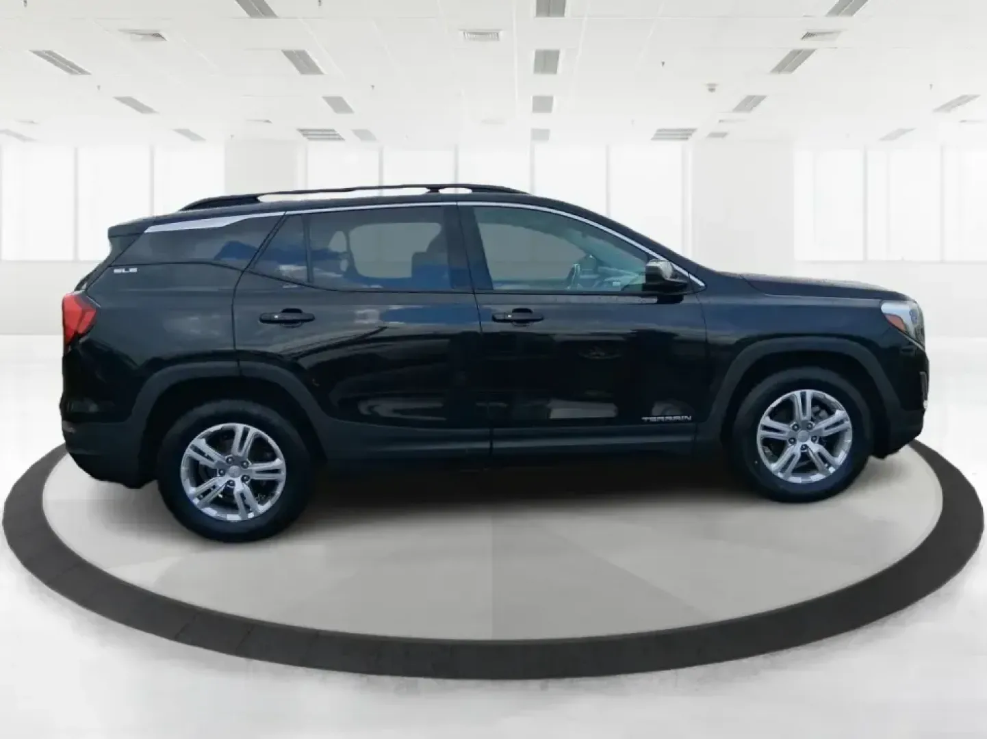 2018 GMC Terrain SLE (3GKALMEV9JL) with an 1.4L L4 DOHC 16V TURBO engine, 6A transmission, located at 401 Woodman Dr, Riverside, OH, 45431, (937) 908-9800, 39.760899, -84.123421 - Ready for a commute that feels easier, a weekend that packs more adventure, and a family schedule that runs smoother? This 2018 GMC Terrain SLE is the kind of compact SUV that fits real life in Piqua-whether you're heading down I75 for work, running errands along N County Rd 25A, or loading up for a - Photo#1