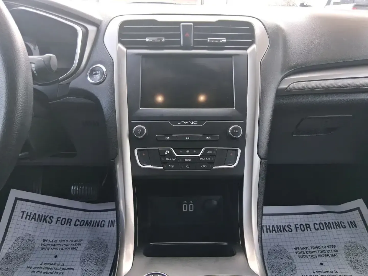 2019 Ford Fusion SE (3FA6P0H74KR) with an 2.5L L4 DOHC 16V engine, 6A transmission, located at 4508 South Dixie Dr, Moraine, OH, 45439, (937) 908-9800, 39.689976, -84.218452 - Need a reliable commuter sedan that can handle the daily grind from Riverside to Downtown Dayton, plus weekend runs to The Greene or a quick getaway to Carillon Historical Park? This 2019 Ford Fusion SE is built for real life-comfortable for long commutes, efficient on regular unleaded, and packed w - Photo#13