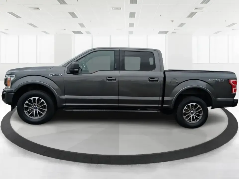2018 Ford F-150 XLT SuperCrew 5.5-ft. Bed 4WD (1FTEW1EG0JF) with an 3.5L V6 TURBO engine, 6A transmission, located at 1230 East Main St, Xenia, OH, 45385, (937) 908-9800, 39.688026, -83.910172 - Whether your weekends revolve around towing a camper to John Bryan State Park, hauling home-improvement supplies down US-35, or packing the crew for a road trip through the Miami Valley, this **2018 Ford F-150 XLT SuperCrew 4WD** is built for real life in and around **Xenia, Ohio**. With seating for - Photo#5