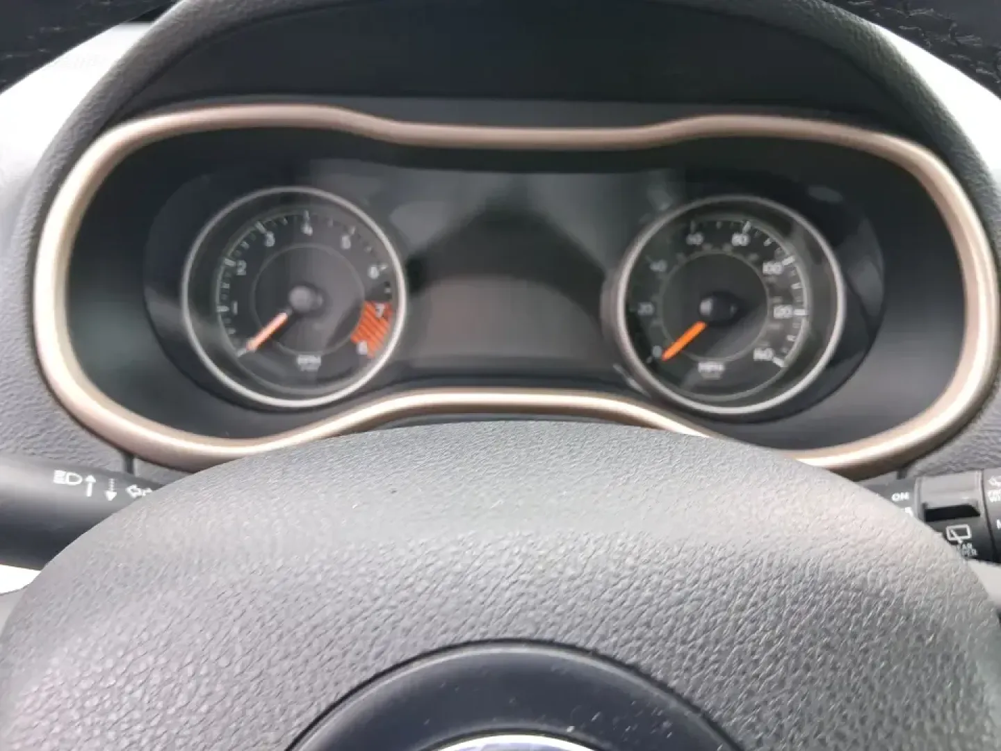 2014 Jeep Cherokee Limited (1C4PJLDS1EW) with an 3.2L V6 DOHC 24V engine, 9-Speed Automatic transmission, located at 880 E. National Road, Vandalia, OH, 45377, (937) 908-9800, 39.891918, -84.183594 - Pack up the family, point the hood toward a weekend getaway, and enjoy the kind of confident comfort that makes everyday driving feel like a mini road trip. This 2014 Jeep Cherokee Limited is an ideal fit for commuters who want a quieter, more refined ride during the workweek-and for adventure-minde - Photo#15