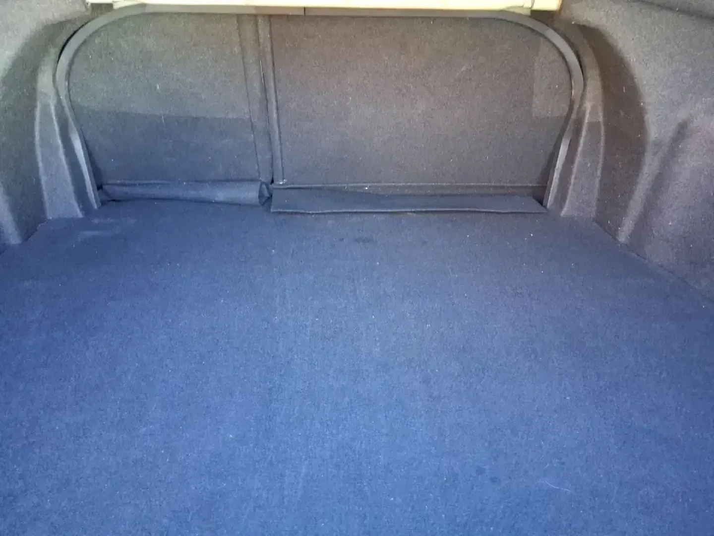 2014 Hyundai Sonata GLS (5NPEB4AC3EH) with an 2.4L I-4 gasoline direct injection engine, 6-Speed Automatic transmission, located at 1951 S Dayton Lakeview Rd., New Carlisle, OH, 45344, (937) 908-9800, 39.890999, -84.050255 - Need a dependable sedan for the daily drive to Wright-Patterson AFB, a comfortable commuter for I675 and Route 35, or an easygoing road-trip partner for weekends at Carillon Historical Park or the National Museum of the U.S. Air Force? This 2014 Hyundai Sonata GLS is built for real life in the Miami - Photo#12