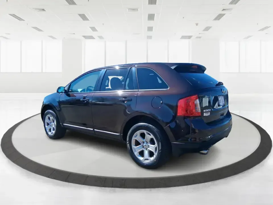 2014 Ford Edge SEL (2FMDK4JC8EB) with an 3.5L V-6 DOHC engine, 6-Speed Automatic transmission, located at 1184 Kauffman Ave, Fairborn, OH, 45324, (937) 908-9800, 39.807072, -84.030914 - Pack up the kids, load the groceries, or point the nose toward a weekend getaway-this 2014 Ford Edge SEL is the kind of SUV that fits real life in Fairborn. With confident all-weather capability and a comfortable, feature-rich cabin, it's ideal for commuters running I-675, families shuttling between - Photo#3