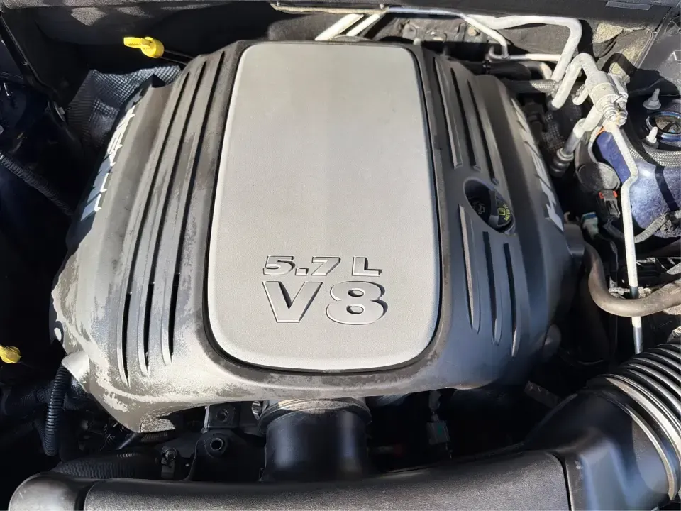 2013 Dodge Durango Citadel (1C4SDJET6DC) with an 5.7L V8 OHV 16V engine, 5-Speed Automatic transmission, located at 1951 S Dayton Lakeview Rd., New Carlisle, OH, 45344, (937) 908-9800, 39.890999, -84.050255 - Need one SUV that can handle school drop-offs, I-75 commutes, and a loaded-up weekend trip to Indian Lake or a tailgate in Dayton-without giving up comfort or capability? This 2013 Dodge Durango Citadel in True Blue Pearlcoat is built for real-life Ohio driving, with confident 4WD/AWD traction, V8 p - Photo#11