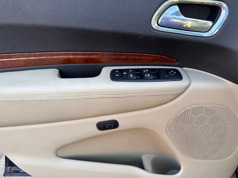 2013 Dodge Durango Citadel (1C4SDJET6DC) with an 5.7L V8 OHV 16V engine, 5-Speed Automatic transmission, located at 1951 S Dayton Lakeview Rd., New Carlisle, OH, 45344, (937) 908-9800, 39.890999, -84.050255 - Need one SUV that can handle school drop-offs, I-75 commutes, and a loaded-up weekend trip to Indian Lake or a tailgate in Dayton-without giving up comfort or capability? This 2013 Dodge Durango Citadel in True Blue Pearlcoat is built for real-life Ohio driving, with confident 4WD/AWD traction, V8 p - Photo#19