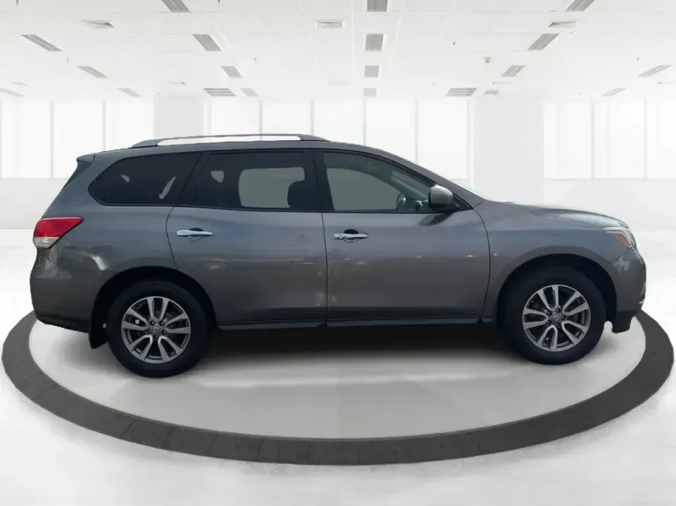 2015 Nissan Pathfinder SV (5N1AR2MN5FC) with an 3.5L V-6 DOHC engine, Continuously Variable Transmission transmission, located at 880 E. National Road, Vandalia, OH, 45377, (937) 908-9800, 39.891918, -84.183594 - Pack the family, load up the gear, and head out for a weekend at Englewood MetroPark or an easy road trip down I70-this 2015 Nissan Pathfinder SV is built for real-life Ohio driving, from school drop-offs to errands along E. National Road. With three-row flexibility and SUV practicality, it's a smar - Photo#1