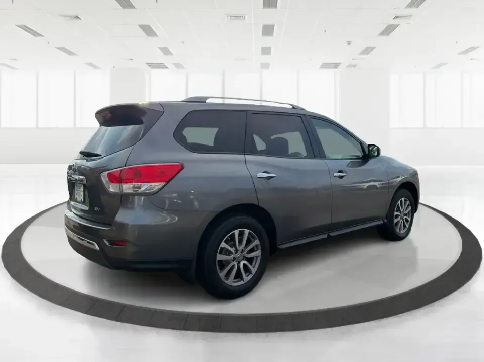 2015 Nissan Pathfinder SV (5N1AR2MN5FC) with an 3.5L V-6 DOHC engine, Continuously Variable Transmission transmission, located at 880 E. National Road, Vandalia, OH, 45377, (937) 908-9800, 39.891918, -84.183594 - Pack the family, load up the gear, and head out for a weekend at Englewood MetroPark or an easy road trip down I70-this 2015 Nissan Pathfinder SV is built for real-life Ohio driving, from school drop-offs to errands along E. National Road. With three-row flexibility and SUV practicality, it's a smar - Photo#2