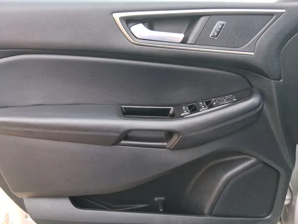 2016 Ford Edge SEL (2FMPK4J88GB) with an 3.5L V6 DOHC 24V engine, 6A transmission, located at 1099 N County Rd 25A , Troy, OH, 45373, (937) 908-9800, 40.057079, -84.212883 - Need one SUV that can handle school drop-offs, long commutes to Dayton, and spontaneous weekend getaways without feeling like a chore? This **2016 Ford Edge SEL** is built for real-life driving in and around **Xenia, Ohio**-with the comfort your family wants, the confidence you need in changing weat - Photo#19