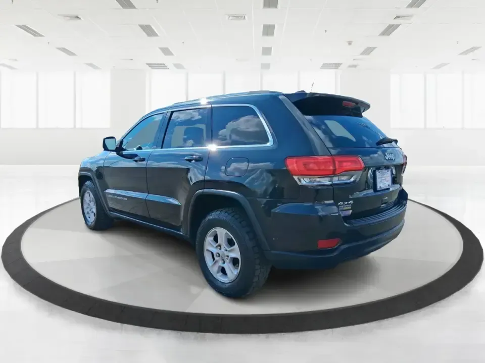 2015 Jeep Grand Cherokee Laredo (1C4RJFAG1FC) with an 3.6L V-6 DOHC engine, 8-Speed Automatic transmission, located at 8750 N County Rd 25A, Piqua, OH, 45356, (937) 908-9800, 40.164391, -84.232513 - Picture your next Ohio road trip: the family loaded up for a weekend at Indian Lake, a cooler in the back, and confidence on wet back roads or winter mornings. This 2015 Jeep Grand Cherokee Laredo is built for drivers who want everyday comfort with true SUV capability-perfect for long commutes, scho - Photo#4