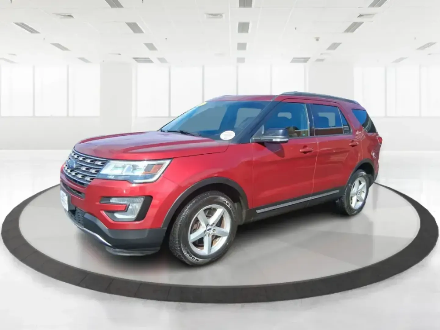 2017 Ford Explorer XLT (1FM5K8DH9HG) with an 2.3L L4 DOHC 16V engine, 6A transmission, located at 401 Woodman Dr, Riverside, OH, 45431, (937) 908-9800, 39.760899, -84.123421 - Weekend road trips to Caesar Creek, daily school drop-offs, or a comfortable commute down I75-this 2017 Ford Explorer XLT is built for real life in the Miami Valley. With three-row versatility, confident capability, and practical comfort, it's a smart choice for growing families, active couples, and - Photo#8