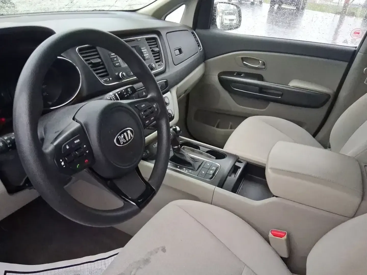 2016 Kia Sedona LX (KNDMB5C11G6) with an Lambda 3.3L V-6 gasoline direct injection engine, 6-Speed Automatic transmission, located at 880 E. National Road, Vandalia, OH, 45377, (937) 908-9800, 39.891918, -84.183594 - Picture your next weekend: the kids piled in with snacks and sports gear, a cooler in the back, and enough space so everyone can stretch out on the drive down South Dixie Dr toward Dayton's parks, festivals, and family attractions. If you need a dependable, budget-smart people mover that keeps daily - Photo#5