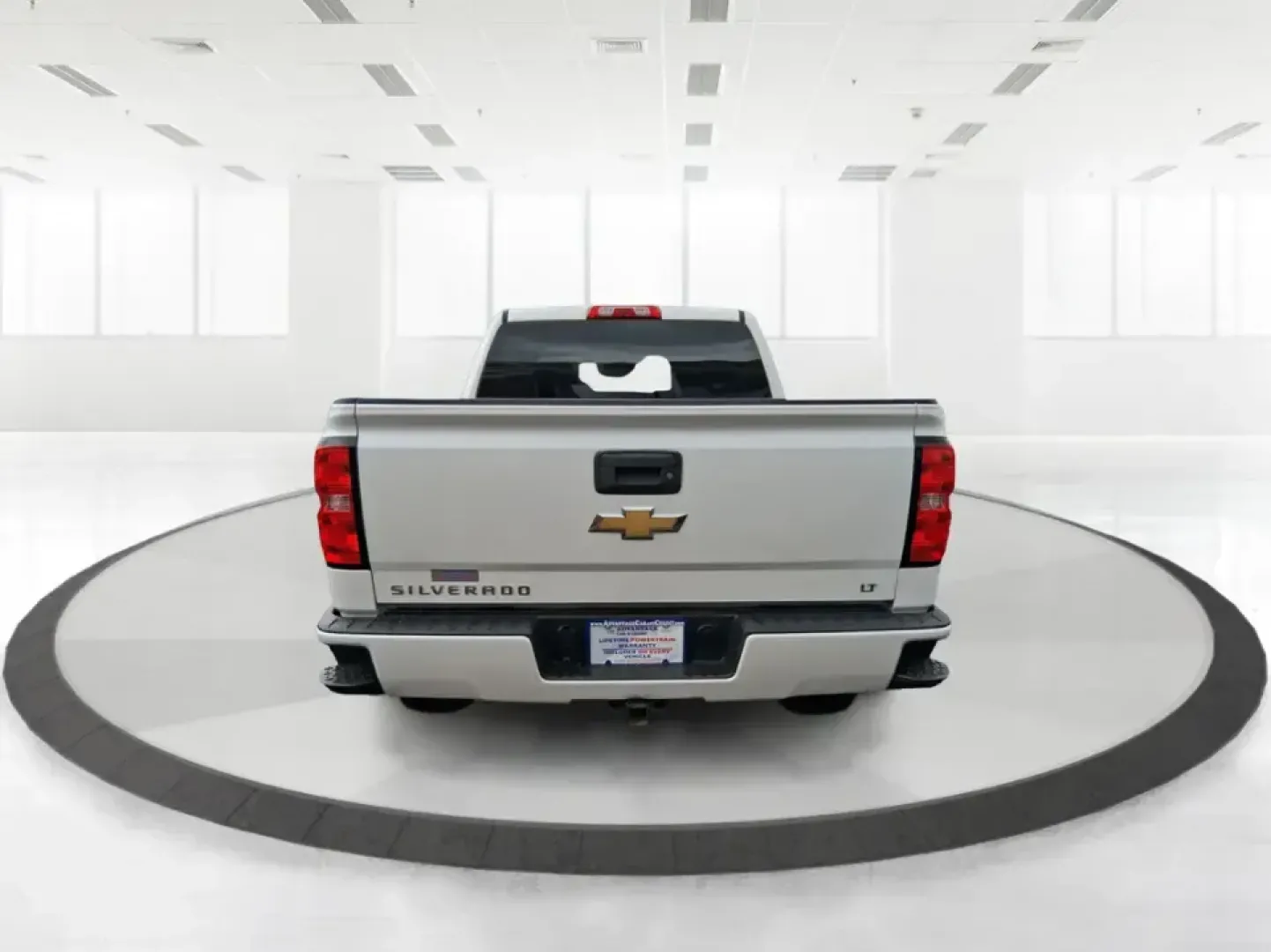 2017 Chevrolet Silverado 1500 2LT (3GCUKREH9HG) with an 4.3L V6 OHV 12V engine, 6A transmission, located at 8750 N County Rd 25A, Piqua, OH, 45356, (937) 908-9800, 40.164391, -84.232513 - Need a truck that can handle weekday work runs, weekend projects, and spontaneous road trips out toward Caesar Creek or up I75 without feeling like a compromise? This 2017 Chevrolet Silverado 1500 2LT Crew Cab 4WD is built for real life in the Miami Valley-roomy enough for friends or family, strong - Photo#3