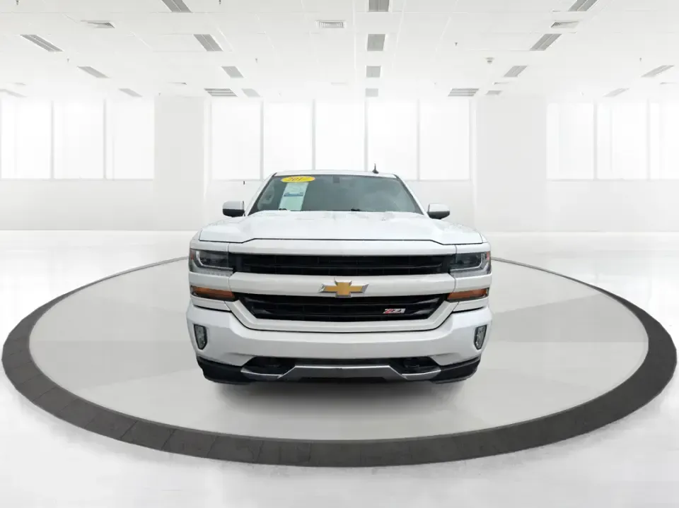 2017 Chevrolet Silverado 1500 2LT (3GCUKREH9HG) with an 4.3L V6 OHV 12V engine, 6A transmission, located at 8750 N County Rd 25A, Piqua, OH, 45356, (937) 908-9800, 40.164391, -84.232513 - Need a truck that can handle weekday work runs, weekend projects, and spontaneous road trips out toward Caesar Creek or up I75 without feeling like a compromise? This 2017 Chevrolet Silverado 1500 2LT Crew Cab 4WD is built for real life in the Miami Valley-roomy enough for friends or family, strong - Photo#7