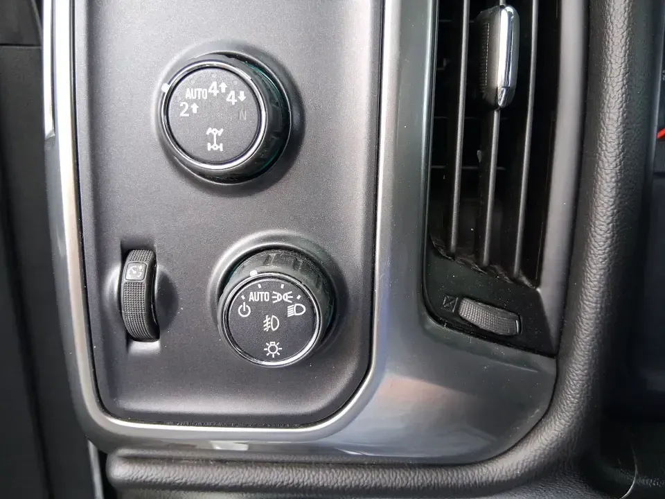 2017 Chevrolet Silverado 1500 2LT (3GCUKREH9HG) with an 4.3L V6 OHV 12V engine, 6A transmission, located at 8750 N County Rd 25A, Piqua, OH, 45356, (937) 908-9800, 40.164391, -84.232513 - Need a truck that can handle weekday work runs, weekend projects, and spontaneous road trips out toward Caesar Creek or up I75 without feeling like a compromise? This 2017 Chevrolet Silverado 1500 2LT Crew Cab 4WD is built for real life in the Miami Valley-roomy enough for friends or family, strong - Photo#16