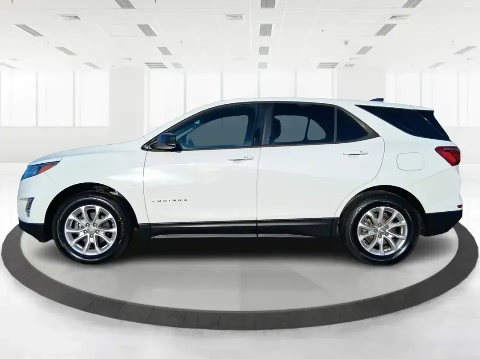 2018 Chevrolet Equinox LS (3GNAXHEV0JS) with an 1.5L I-4 gasoline direct injection engine, 6A transmission, located at 1951 S Dayton Lakeview Rd., New Carlisle, OH, 45344, (937) 908-9800, 39.890999, -84.050255 - Picture your next Ohio weekend: groceries and sports gear loaded up, the kids comfortable in back, and you're cruising from New Carlisle to Dayton or Springfield with a small SUV that's easy to park, confident on I70, and efficient enough for daily commuting. This 2018 Chevrolet Equinox LS is built - Photo#5