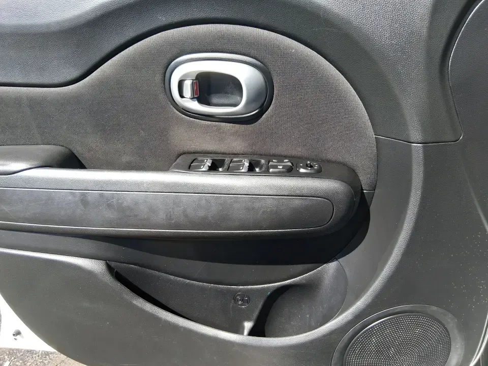 2019 Kia Soul Base (KNDJN2A20K7) with an 1.6L L4 DOHC 16V engine, 6M transmission, located at 4508 South Dixie Dr, Moraine, OH, 45439, (937) 908-9800, 39.689976, -84.218452 - Need a smart, easy-to-park ride for the daily commute down South Dixie Drive, quick errands near the Dayton Mall, or weekend drives out toward Carillon Historical Park? This 2019 Kia Soul Base in bright White is a practical, city-friendly wagon that fits real life in Moraine, Ohio-roomy enough for g - Photo#17