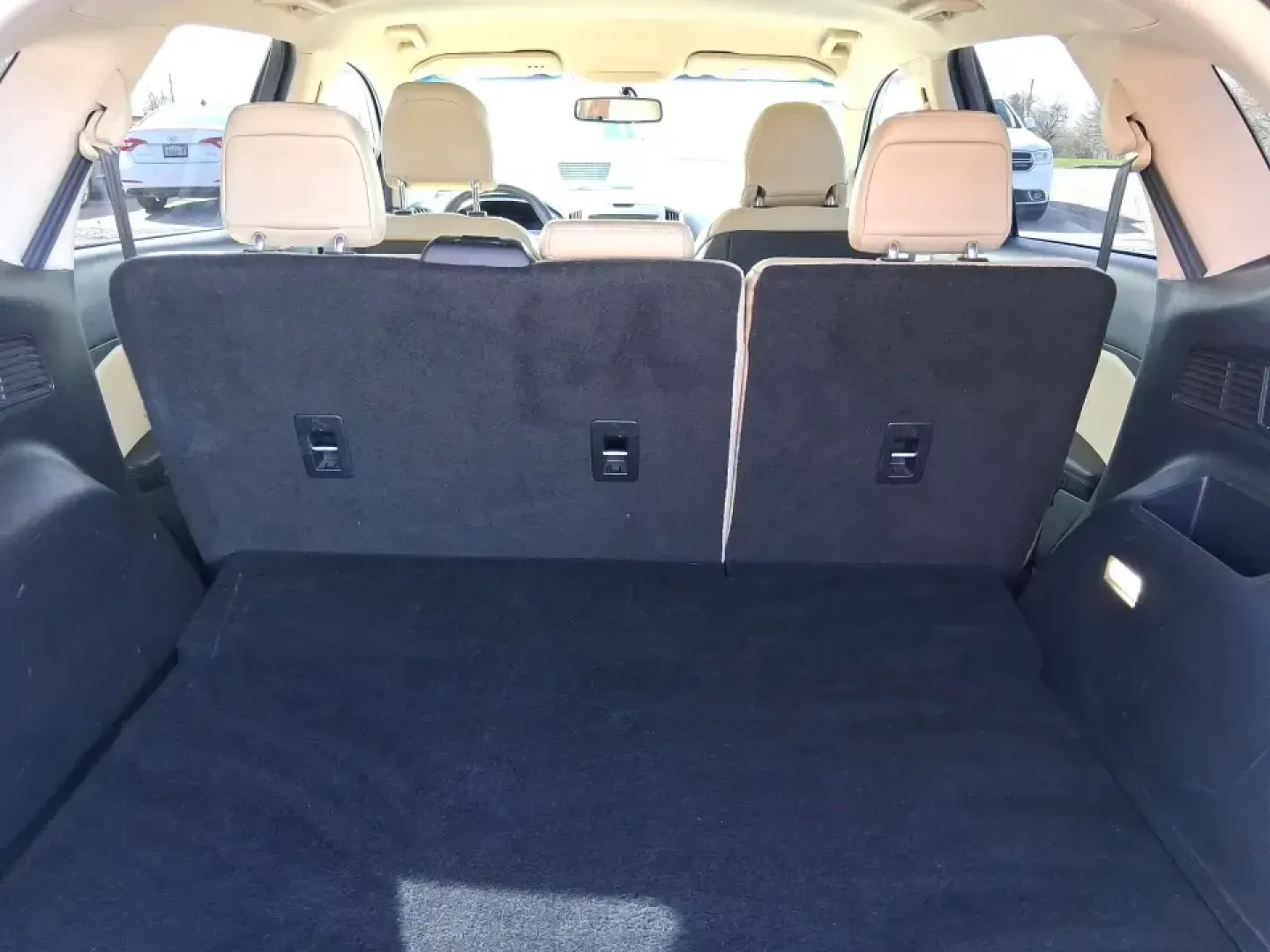 2017 Ford Edge SEL (2FMPK3J92HB) with an 2.0L L4 DOHC 16V engine, 6A transmission, located at 1099 N County Rd 25A , Troy, OH, 45373, (937) 908-9800, 40.057079, -84.212883 - Load up the family, point the hood toward I75, and make every errand or weekend getaway feel easier in this 2017 Ford Edge SEL-an SUV that's sized just right for school drop-offs, long commutes to Dayton, and quick escapes to places like Charleston Falls Preserve or a Saturday stroll around the Troy - Photo#11