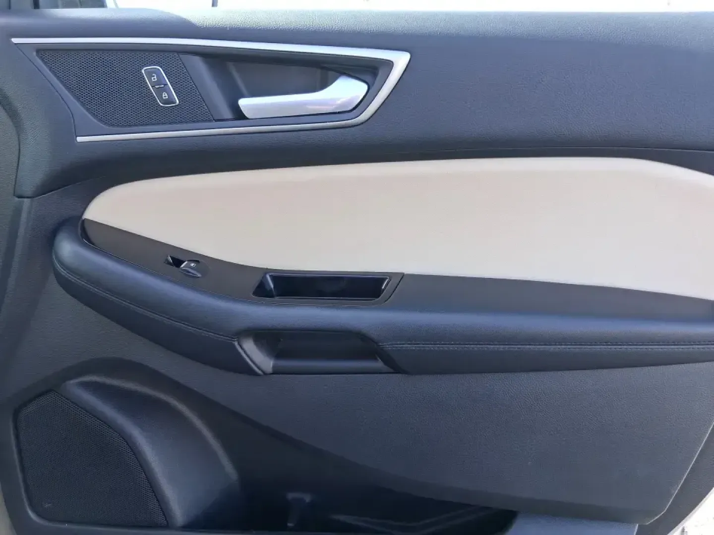 2017 Ford Edge SEL (2FMPK3J92HB) with an 2.0L L4 DOHC 16V engine, 6A transmission, located at 1099 N County Rd 25A , Troy, OH, 45373, (937) 908-9800, 40.057079, -84.212883 - Load up the family, point the hood toward I75, and make every errand or weekend getaway feel easier in this 2017 Ford Edge SEL-an SUV that's sized just right for school drop-offs, long commutes to Dayton, and quick escapes to places like Charleston Falls Preserve or a Saturday stroll around the Troy - Photo#19