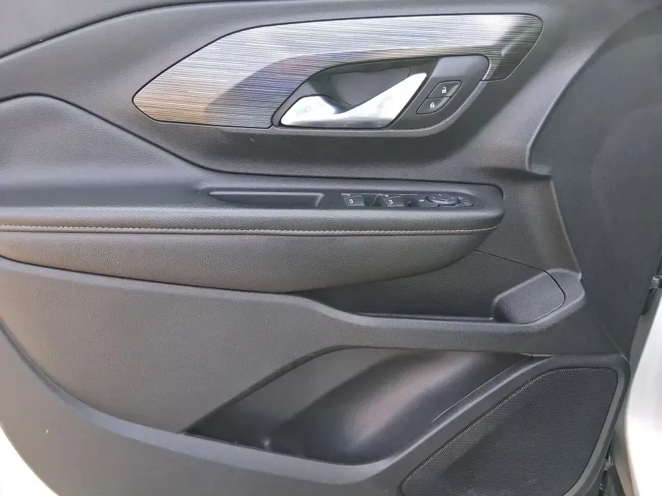 2019 GMC Terrain SLT (3GKALVEV0KL) with an 1.4L L4 DOHC 16V TURBO engine, 6A transmission, located at 1099 N County Rd 25A , Troy, OH, 45373, (937) 908-9800, 40.057079, -84.212883 - Picture your next week: smooth morning commutes down US-35, a quick run to The Greene for errands, then a Saturday escape to John Bryan State Park with the family and gear in tow. This 2019 GMC Terrain SLT is built for that real-life rhythm-comfortable, confident in changing Ohio weather, and sized - Photo#18