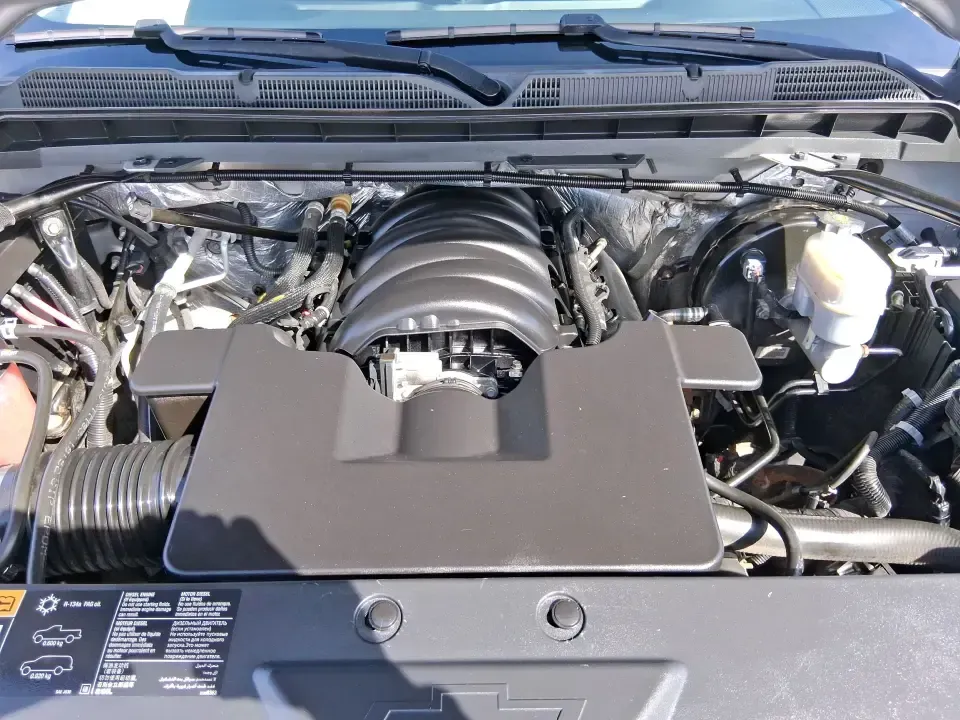 2016 Chevrolet Silverado 1500 1LT (1GCVKREC0GZ) with an EcoTec3 4.3L V-6 gasoline direct injection engine, 6A transmission, located at 4508 South Dixie Dr, Moraine, OH, 45439, (937) 908-9800, 39.689976, -84.218452 - Need a truck that can handle weekday work runs, weekend projects, and Ohio weather without flinching? This 2016 Chevrolet Silverado 1500 1LT Double Cab in Silver Ice Metallic is built for real life in Moraine-whether you're hauling supplies for a home upgrade, towing for a camping trip, or simply wa - Photo#11