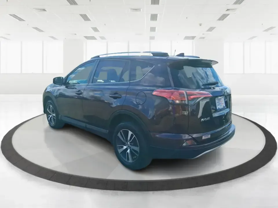 2016 Toyota RAV4 XLE (2T3RFREV9GW) with an 2.5L I-4 DOHC engine, 6A transmission, located at 401 Woodman Dr, Riverside, OH, 45431, (937) 908-9800, 39.760899, -84.123421 - Weekend road trips to Eastwood MetroPark, snowy commutes up I675, and everyday school-and-grocery runs around Riverside all get easier when you're driving an SUV that's ready for real life. This 2016 Toyota RAV4 XLE in eye-catching Barcelona Red Metallic blends Toyota reliability with the versatilit - Photo#4