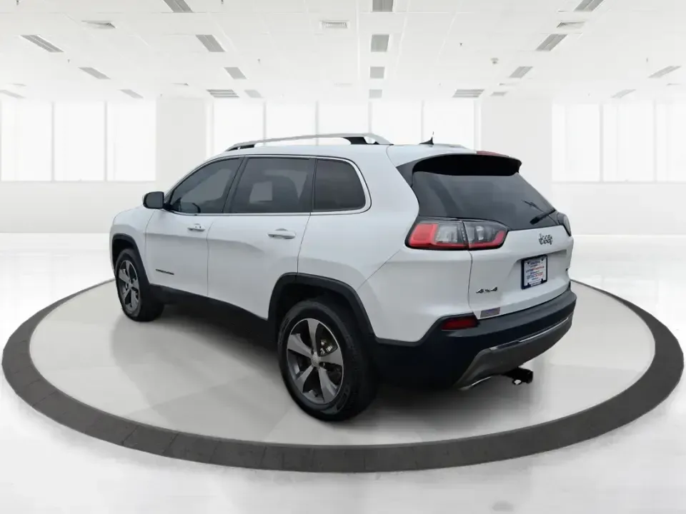 2019 Jeep Cherokee Limited 4x4 (1C4PJMDX5KD) with an 3.2L V6 DOHC 24V engine, 9A transmission, located at 8750 N County Rd 25A, Piqua, OH, 45356, (937) 908-9800, 40.164391, -84.232513 - Load up the family, point the hood toward the next weekend getaway, and let the road decide the plan-this 2019 Jeep Cherokee Limited 4x4 is built for real-life Ohio driving, from rainy school runs to spontaneous trips up I75. With confident 4x4 capability, a smooth 9-speed automatic, and a strong 3. - Photo#4
