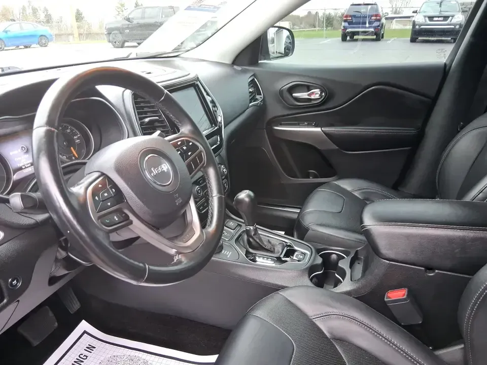 2019 Jeep Cherokee Limited 4x4 (1C4PJMDX5KD) with an 3.2L V6 DOHC 24V engine, 9A transmission, located at 8750 N County Rd 25A, Piqua, OH, 45356, (937) 908-9800, 40.164391, -84.232513 - Load up the family, point the hood toward the next weekend getaway, and let the road decide the plan-this 2019 Jeep Cherokee Limited 4x4 is built for real-life Ohio driving, from rainy school runs to spontaneous trips up I75. With confident 4x4 capability, a smooth 9-speed automatic, and a strong 3. - Photo#9