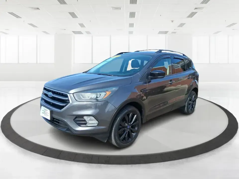 2017 Ford Escape SE (1FMCU9GD2HU) with an 1.5L L4 DOHC 16V engine, 6A transmission, located at 880 E. National Road, Vandalia, OH, 45377, (937) 908-9800, 39.891918, -84.183594 - Make every day easier-whether you're tackling a long commute up I-75, shuttling kids between school and practice, or packing up for a weekend escape to the Dayton area parks. This 2017 Ford Escape SE in Magnetic Metallic is the kind of compact SUV that fits real life in Vandalia, OH: easy to park, c - Photo#7